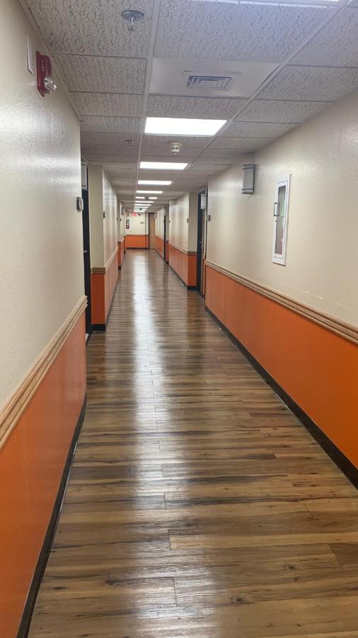Regency Inn And Suites Stilwell 외부 사진