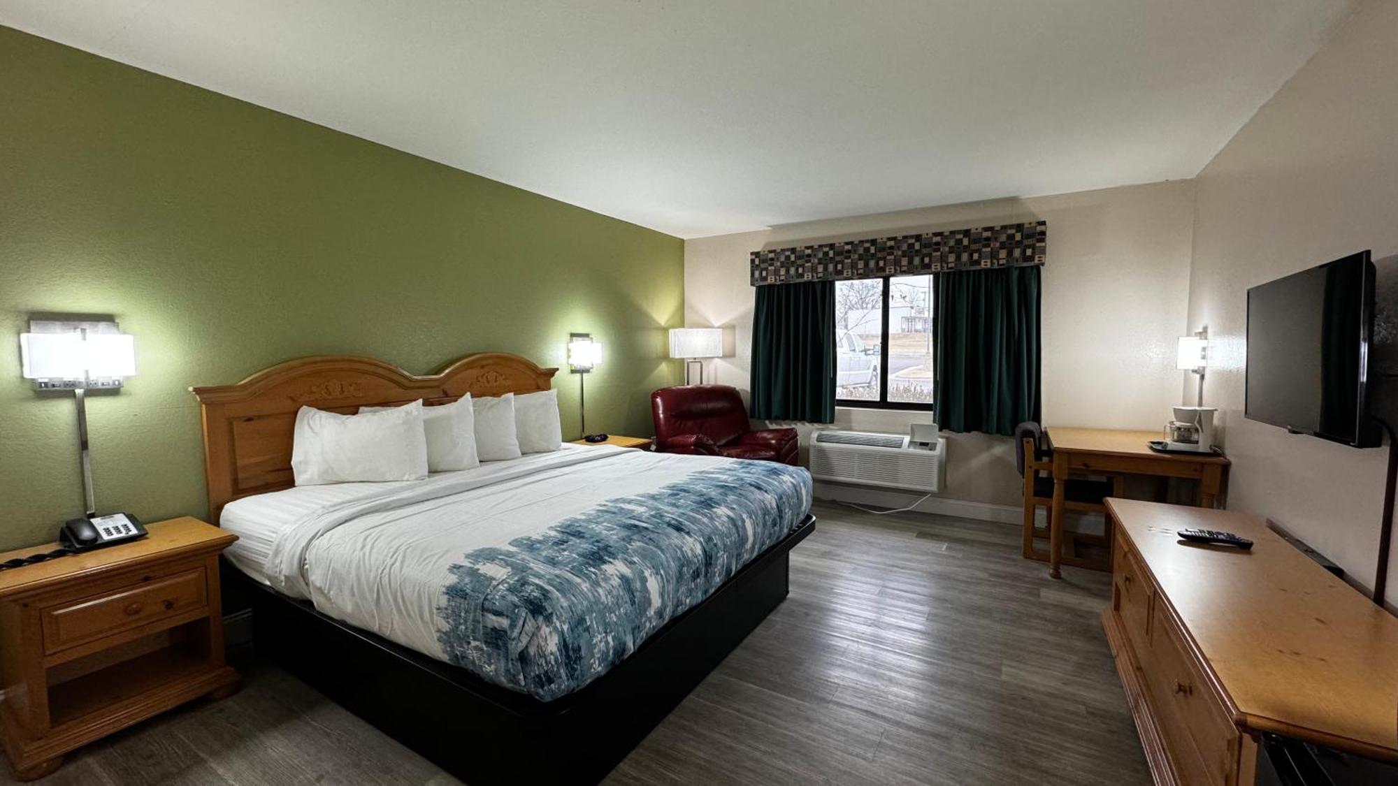 Regency Inn And Suites Stilwell 외부 사진
