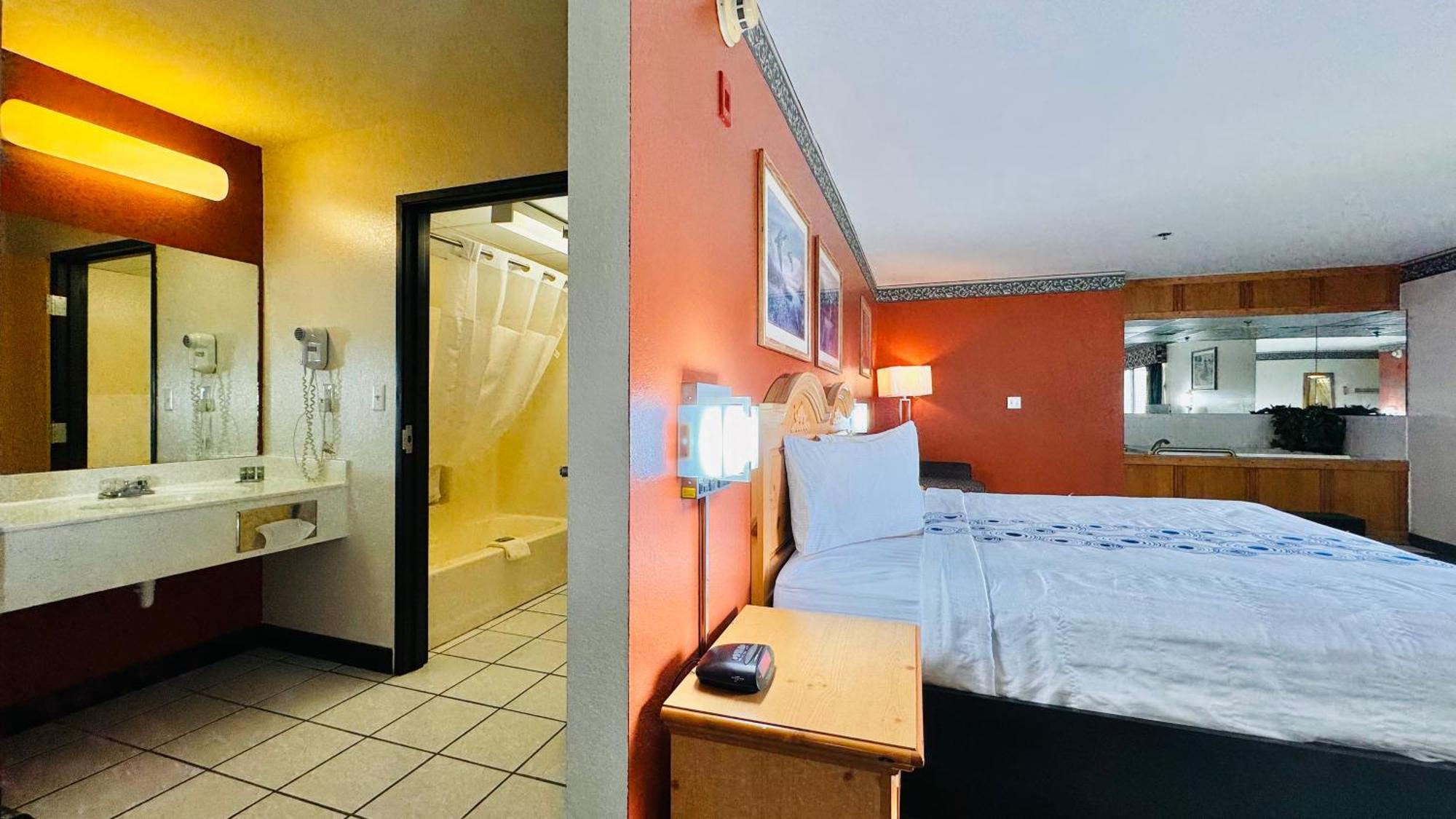 Regency Inn And Suites Stilwell 외부 사진