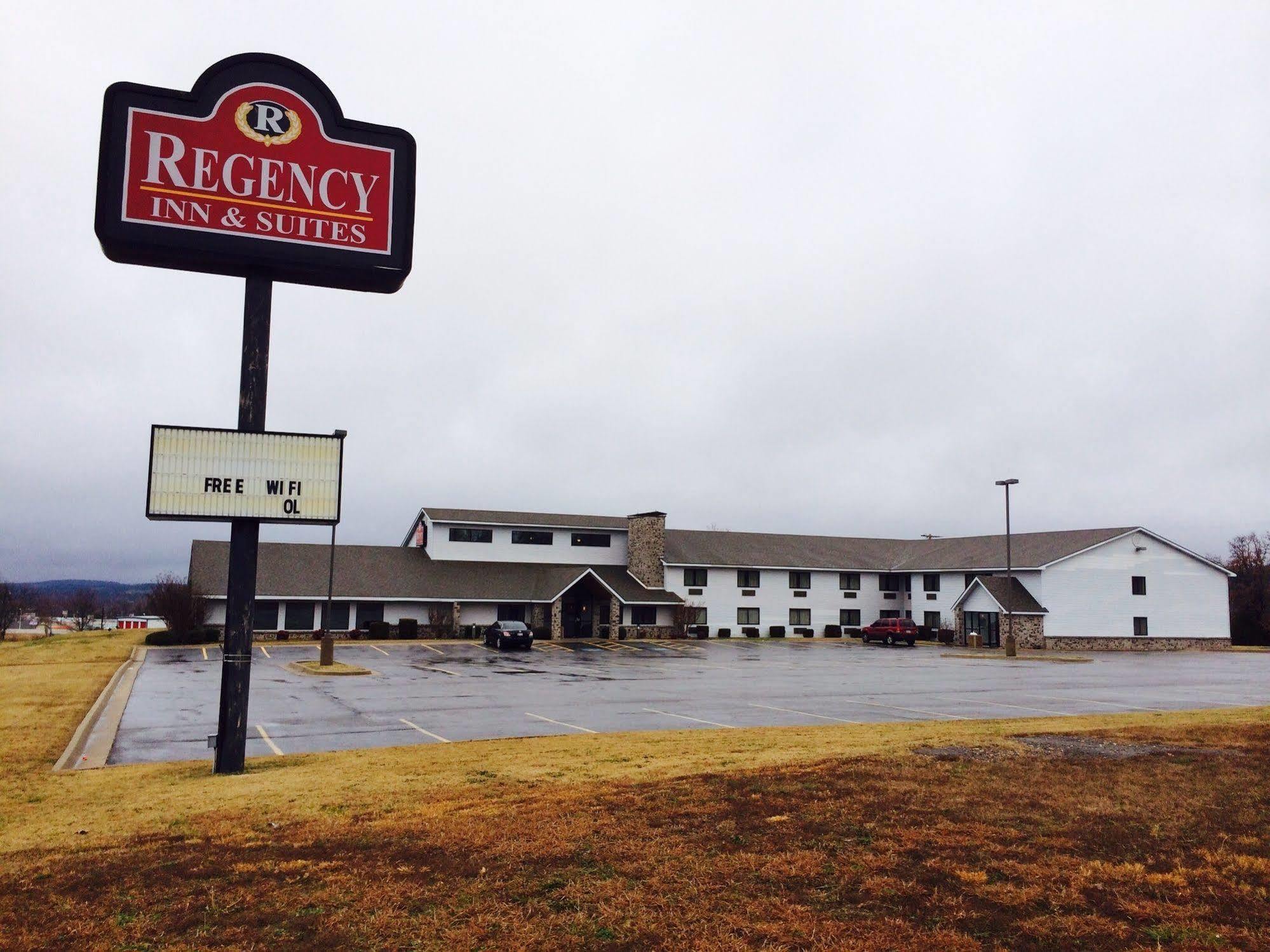 Regency Inn And Suites Stilwell 외부 사진