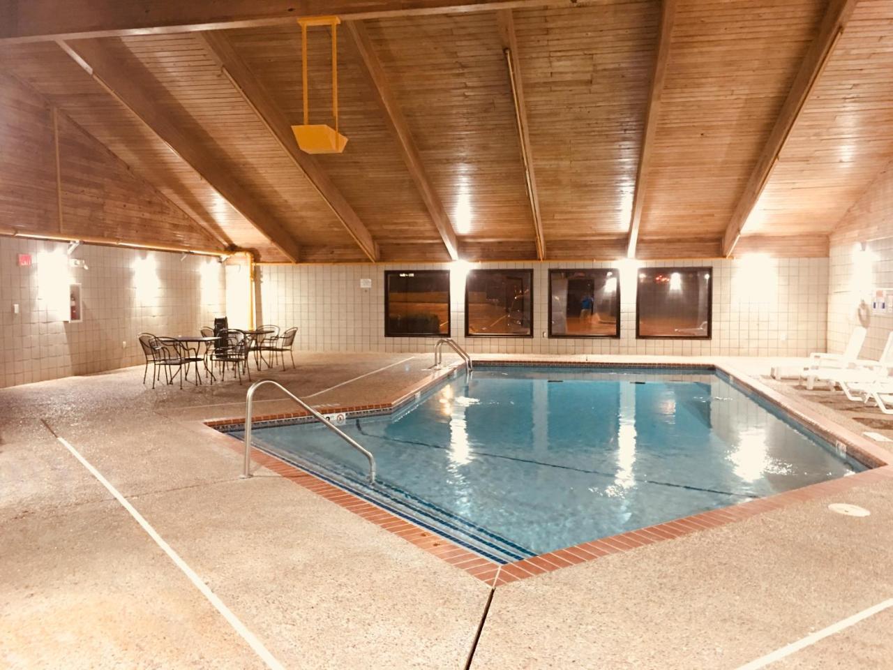 Regency Inn And Suites Stilwell 외부 사진